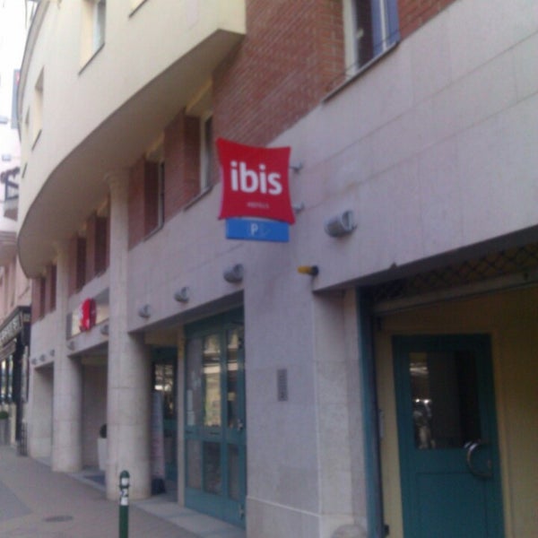 รูปภาพถ่ายที่ Hotel Ibis Budapest Centrum โดย Janis K. เมื่อ 3/12/2013