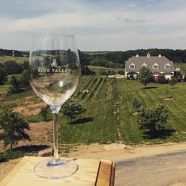 Photo taken at Blue Valley Vineyard and Winery by Cary S. on 5/25/2015