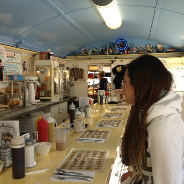 รูปภาพถ่ายที่ The Little Depot Diner โดย Marvin K. เมื่อ 2/13/2013