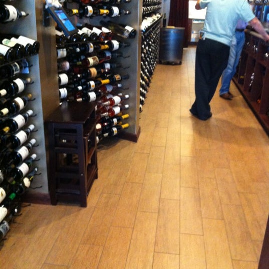 10/6/2012에 Mark F.님이 Uncorked! Wine Co.에서 찍은 사진