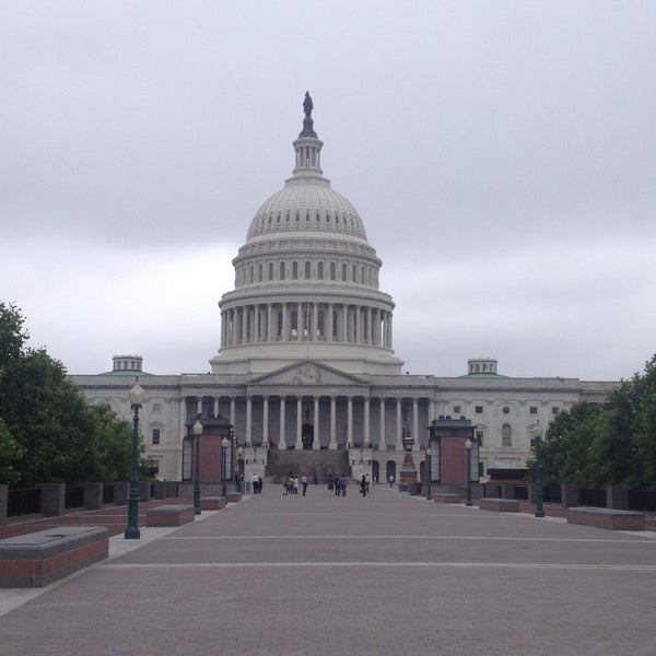 รูปภาพถ่ายที่ United States Capitol โดย Regina G. เมื่อ 5/19/2013