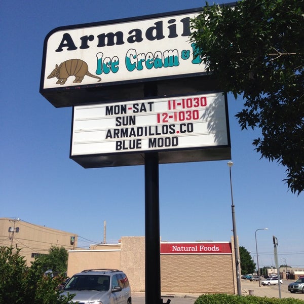Photo taken at Armadillos Ice Cream Shoppe by Jessica B. on 7/8/2013