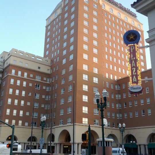 รูปภาพถ่ายที่ Hotel Paso Del Norte โดย Ismael R. เมื่อ 12/14/2012