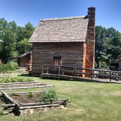 Das Foto wurde bei Farmers Branch Historical Park von Andrey S. am 5/6/2017 aufgenommen