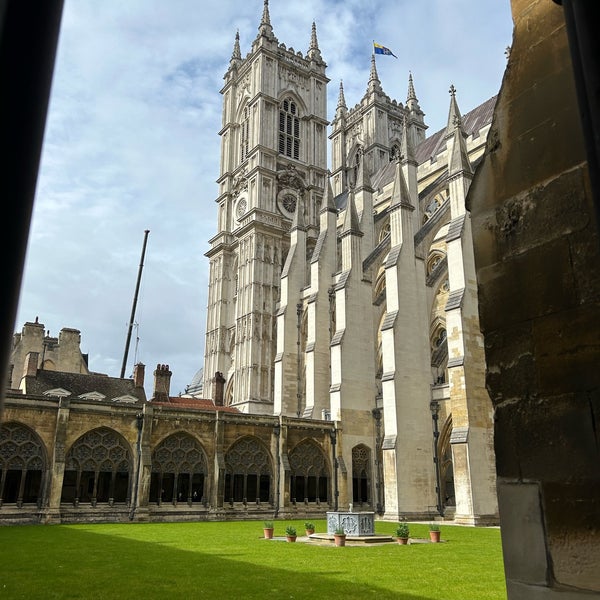 Foto diambil di Westminster Abbey oleh Kiely S. pada 3/18/2024