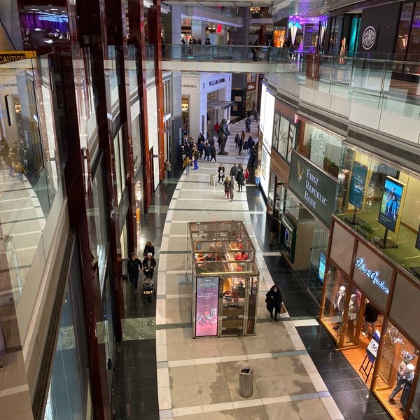 12/28/2022 tarihinde Vico V.ziyaretçi tarafından The Shops at Columbus Circle'de çekilen fotoğraf
