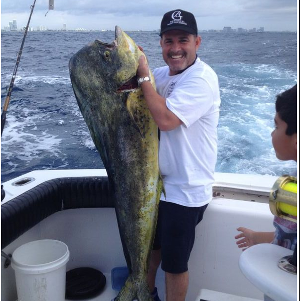 Book your Miami Beach Fishing Charter with Sea Cross Fishing Miami. Best fishing boats, best fishing guides, best prices in Florida.