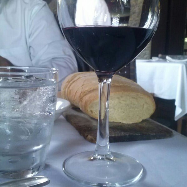 Das Foto wurde bei Restaurant Tintoretto von Cynthiia M. am 8/3/2013 aufgenommen