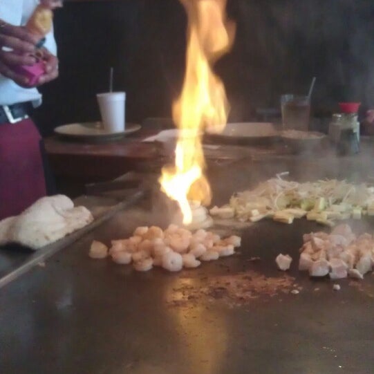 10/18/2013にAngelica R.がKobe Japanese Grill and Sushiで撮った写真