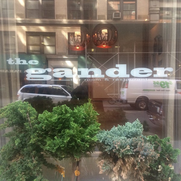Foto tirada no(a) The Gander por Alex A. em 4/24/2015