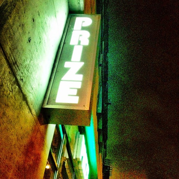 รูปภาพถ่ายที่ PRIZE: An Urban Department Store โดย Lisa M. เมื่อ 10/17/2012