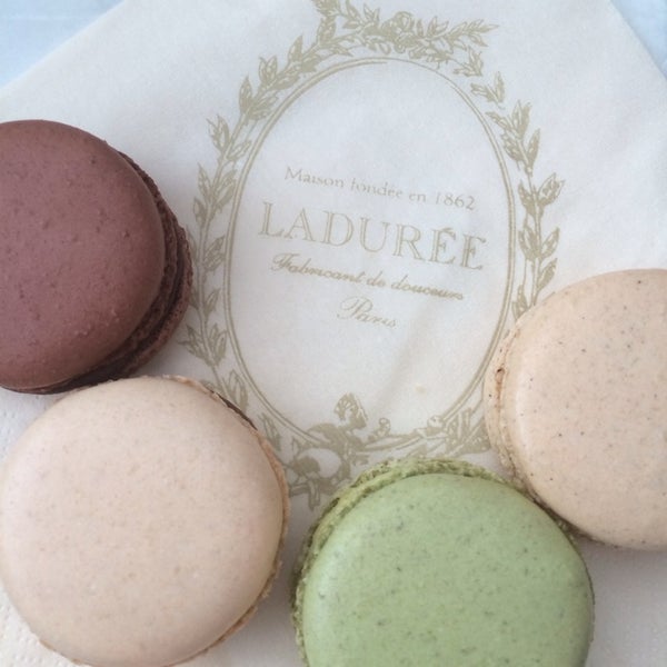 Ванильные эклеры Laduree