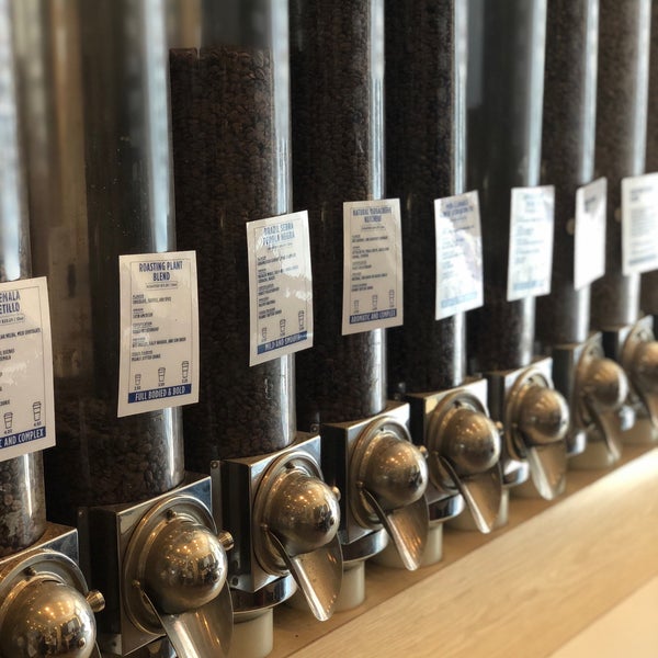 8/27/2018 tarihinde Hannah P.ziyaretçi tarafından Roasting Plant Coffee'de çekilen fotoğraf