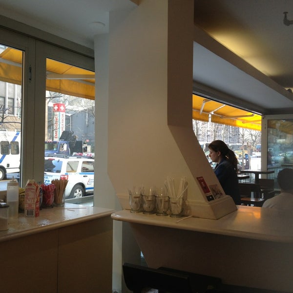 4/10/2013 tarihinde Soo Yeon K.ziyaretçi tarafından Artopolis Cafe'de çekilen fotoğraf