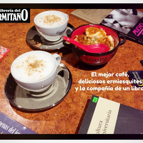 Photo taken at Librería del Ermitaño by Noemi R. on 4/1/2016