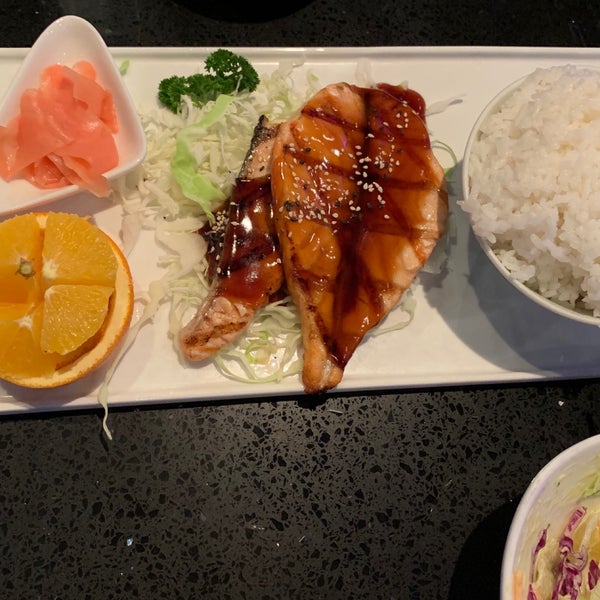 Foto tomada en Rumble Fish Japanese Restaurant  por Ryan T. el 12/31/2018