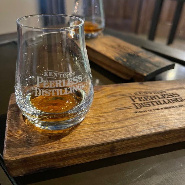 รูปภาพถ่ายที่ Kentucky Peerless Distilling Company โดย John F. เมื่อ 5/12/2023