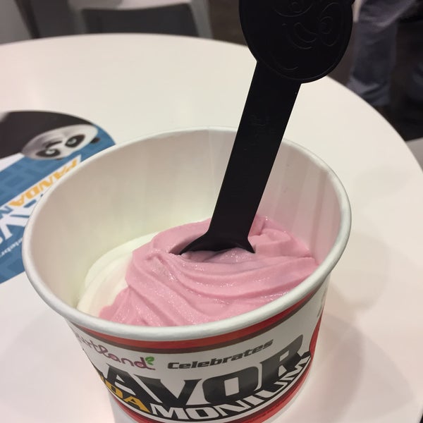 Yogurtland West Covina Dessert Shop in West Covina