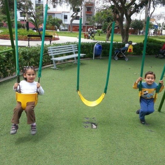 Foto diambil di Parque Pablo Arguedas oleh Jorge B. pada 10/18/2012