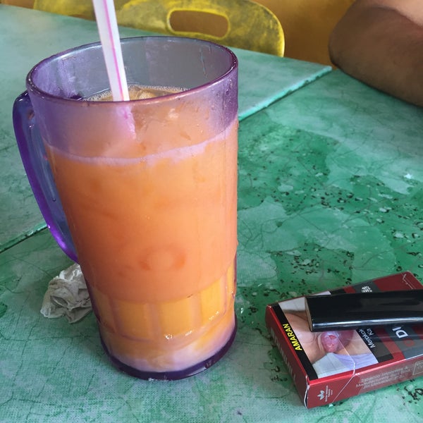 Mat Drat Air Buah Gelas Besar Kuala Terengganu