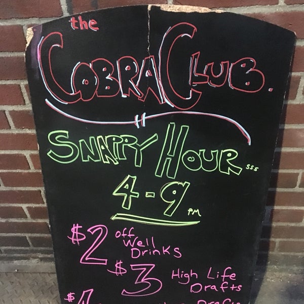 Foto diambil di The Cobra Club oleh diana🐇 pada 5/28/2017