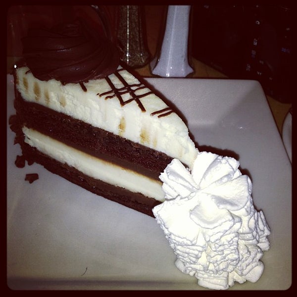 The Cheesecake Factory Riverside'de Amerikan Restoranı