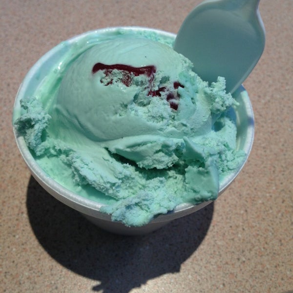 รูปภาพถ่ายที่ Moorenko&#39;s Ice Cream โดย Elaine Q. เมื่อ 5/7/2013