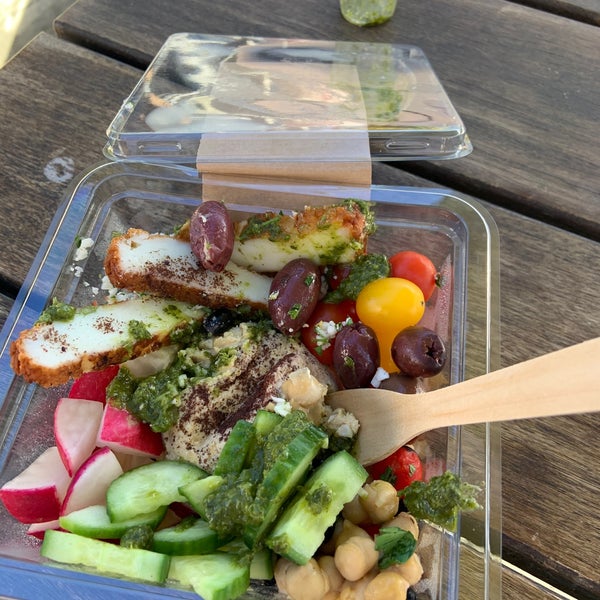 Photo taken at Sunlife Organics by Lindley D. on 12/16/2019