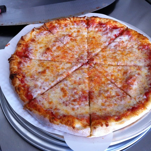5/14/2013에 Waikiki님이 Pizza Corner에서 찍은 사진