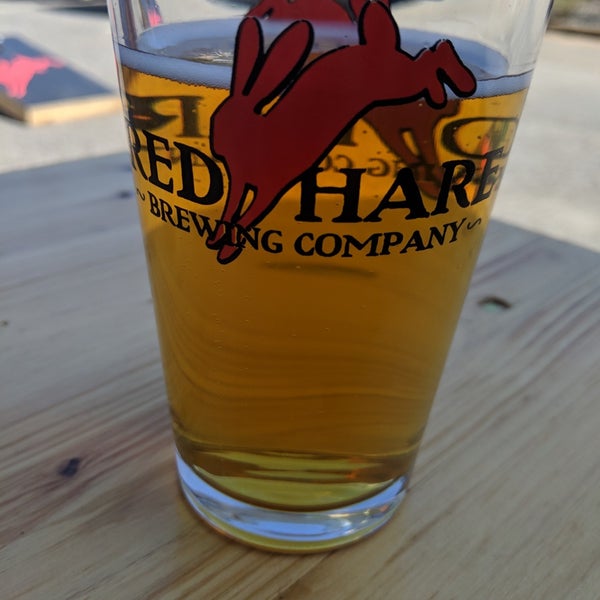 Снимок сделан в Red Hare Brewing Company пользователем Sheena S. 5/2/2019