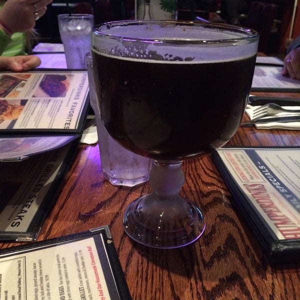 Photo taken at Humperdinks Restaurant &amp; Brewpub - Greenville by James N. on 3/1/2015