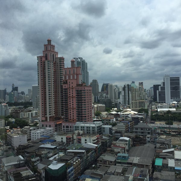 Photo taken at Sukhumvit Park, Bangkok - Marriott Executive Apartments by 5326🔐 on 7/16/2015