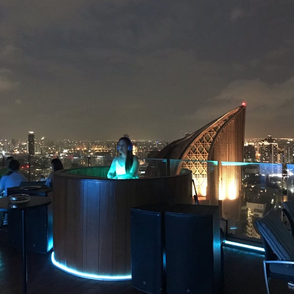 Photo taken at Octave Rooftop Lounge &amp; Bar by くろちゃん on 7/31/2023