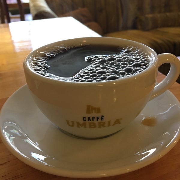 9/4/2016 tarihinde Emily M.ziyaretçi tarafından Triumph Coffee'de çekilen fotoğraf