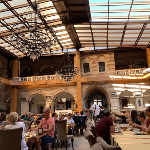 Das Foto wurde bei Taşhan Otel von Pınar am 6/9/2019 aufgenommen