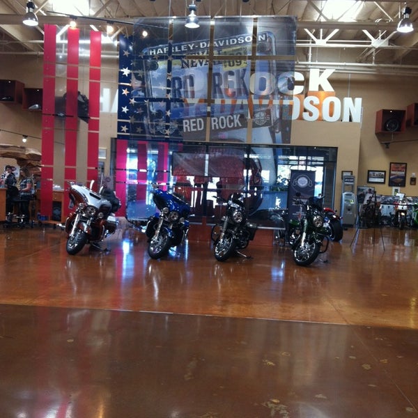 Foto tirada no(a) Red Rock Harley-Davidson por Janete Z. em 9/4/2014