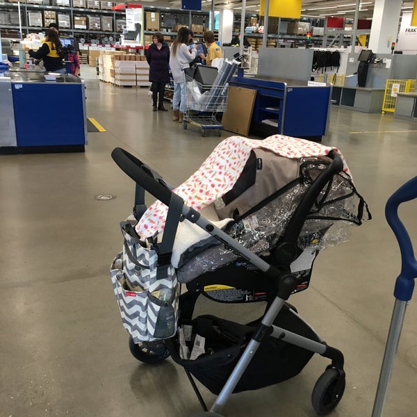 Foto scattata a IKEA Etobicoke da Janete Z. il 10/18/2019