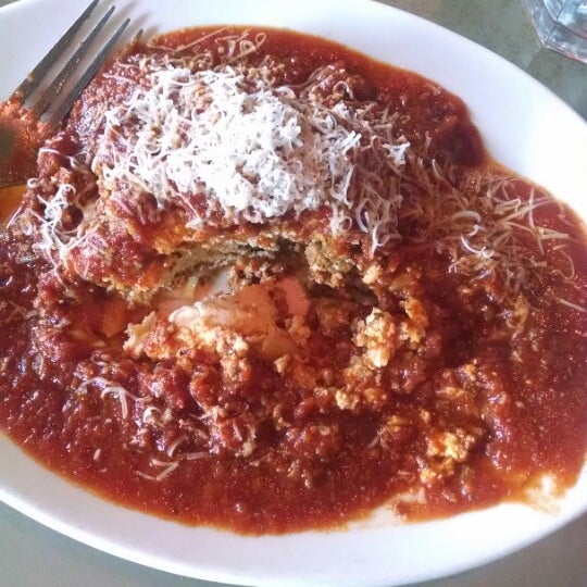 Photo taken at Johnny Cascone&#39;s Italian Restaurant by W. G. on 3/18/2014