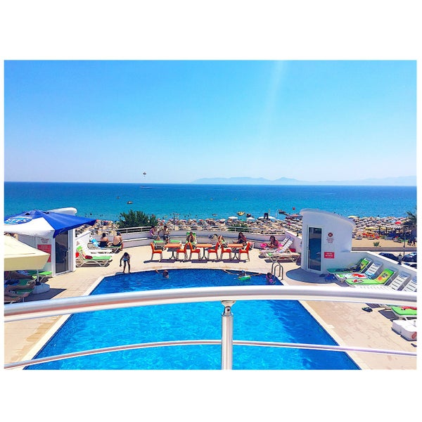 Das Foto wurde bei Hotel Mare von Jovana I. am 7/29/2015 aufgenommen