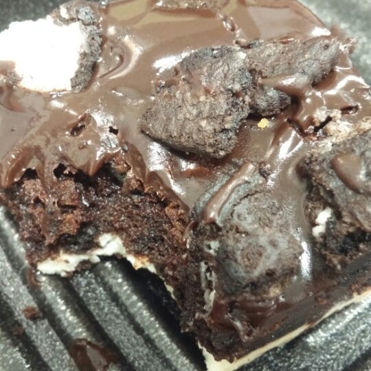 The oreo brownie will stare you down from behind the glass until you cave and bite into its soft deliciousness. Your heart will break as you realize you ate it all too fast. You'll be back for more.