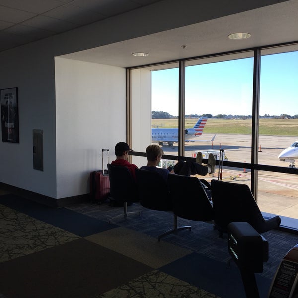 Foto tirada no(a) Shreveport Regional Airport (SHV) por Michele S. em 11/23/2017