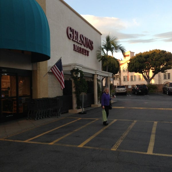 Photo taken at Gelson&#39;s by Damon W. on 12/31/2012
