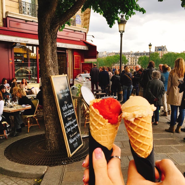 Berthillon Ice Cream Parlor in NotreDame