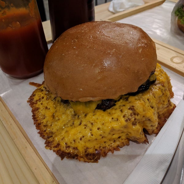 Photo taken at Burger On 16 by Melv on 8/10/2018