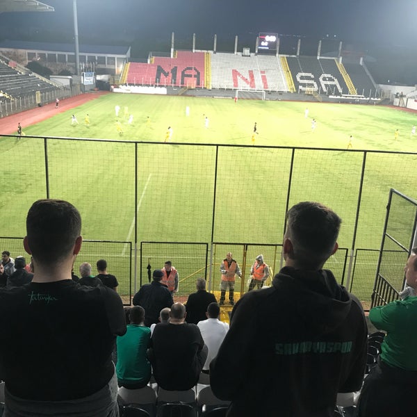 Foto tomada en Manisa 19 Mayıs Stadyumu  por Ayşe Gül K. el 9/30/2018