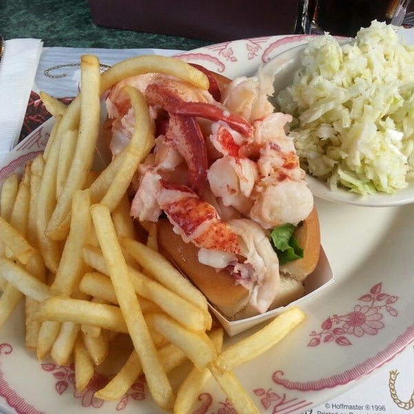 Снимок сделан в Mabel&#39;s Lobster Claw пользователем Diedra W. 10/14/2014