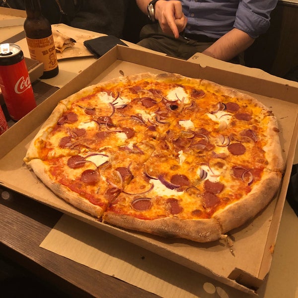 Photo prise au Tomasso - New York Pizza par Alejandro d. le11/13/2018