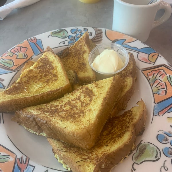 Photo taken at Bel Aire Diner by Valerie A. on 9/5/2021