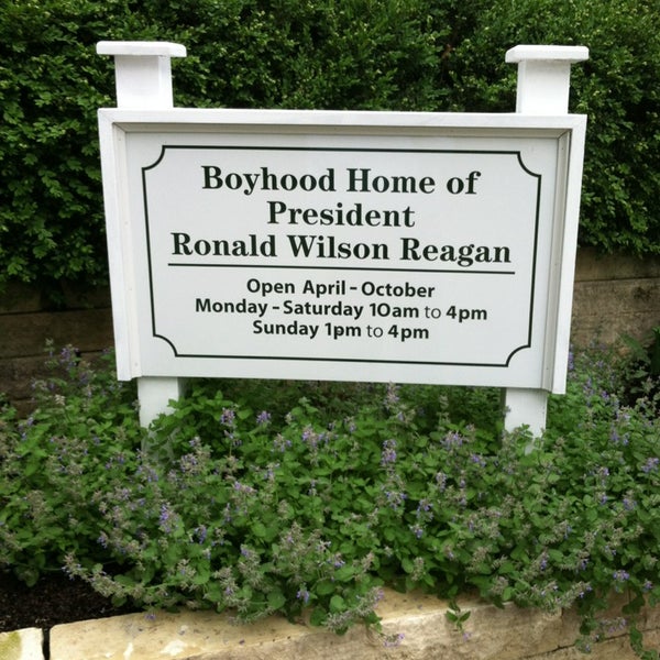 Photo taken at Ronald Reagan Boyhood Home by Thom B. on 6/6/2013