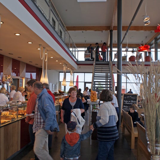 Foto diambil di Café &amp; Bäckerei Peters oleh Café &amp; Bäckerei Peters pada 1/21/2015